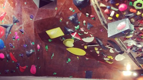 愛知県のクライミング施設「ロッククライミング Play Mountain!（プレイマウンテン！） 岡崎店」